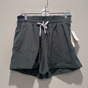 NWT Zella Drawstring Camp Shorts Urban Green Pockets Lightweight UV Sz Medium